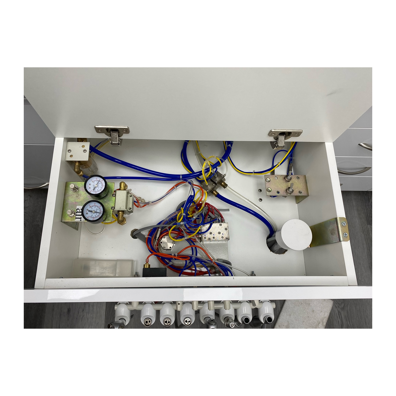 Rear Panel Mount Delivery RD-2102/VAC